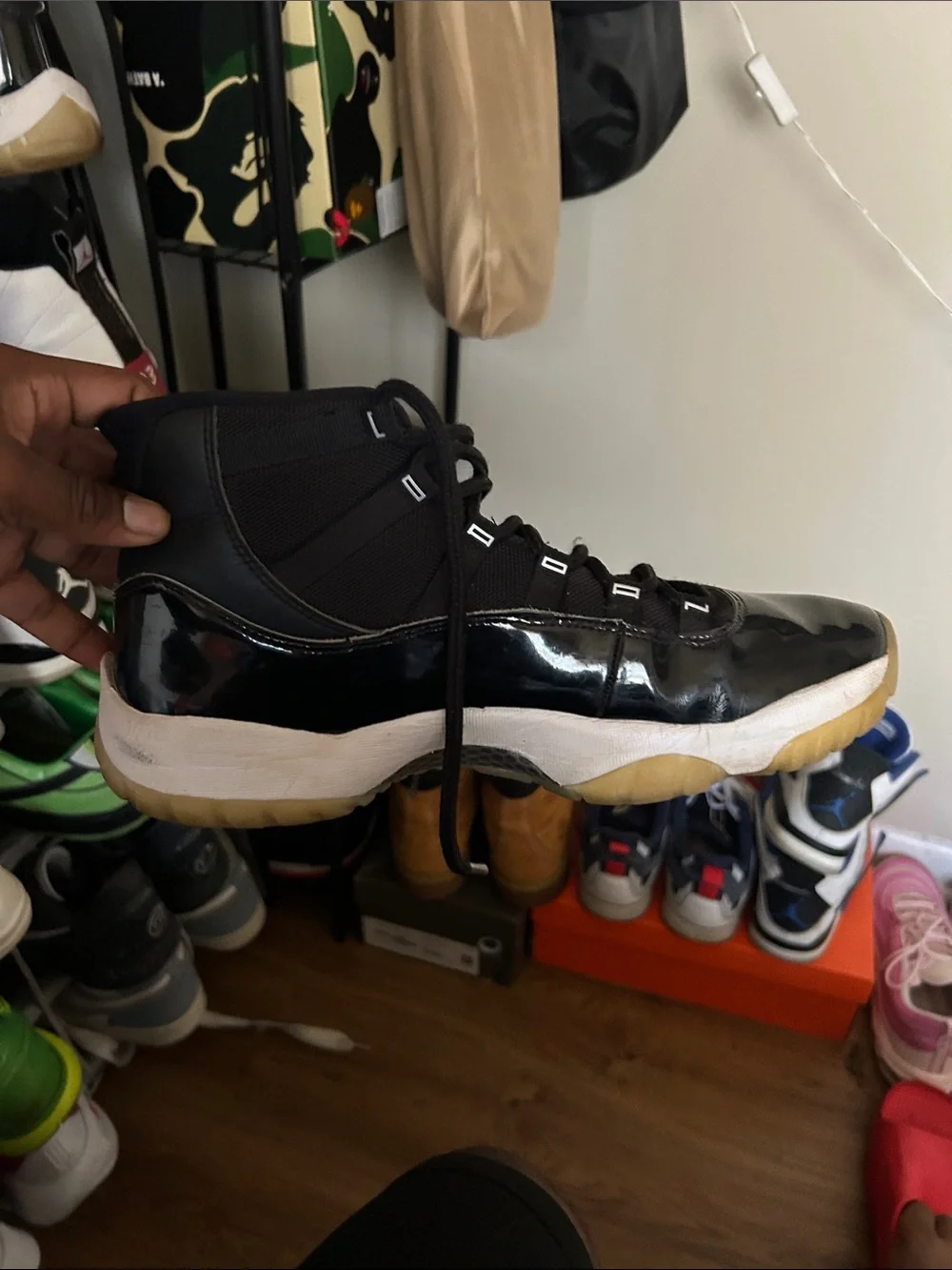 Jordan Retro High Top Sneakers - Black/White